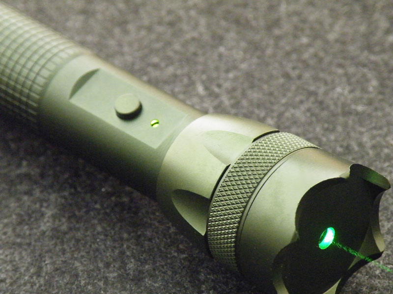 300mw Green Laser glare flashlight for outdoor -- With Pulsating mode